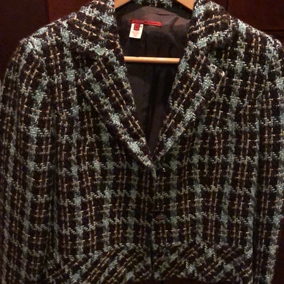 Beautiful jacket - Picture 2 of 2